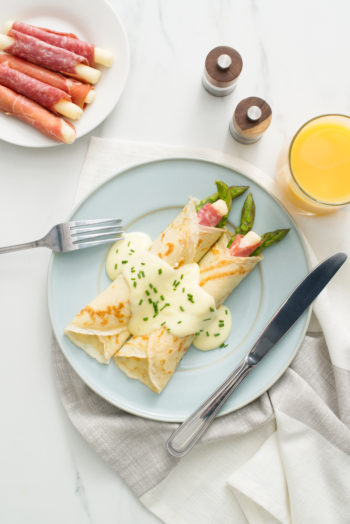 Crêpes with Panino, Asparagus and Hollandaise
